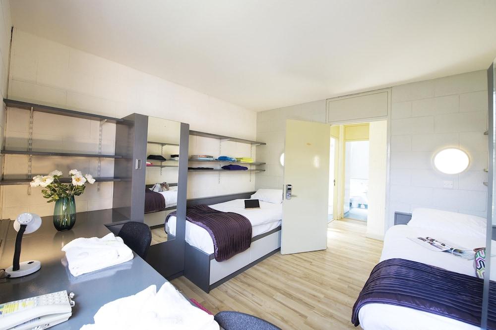 Corrib Village Rooms University Of Голуэй Экстерьер фото
