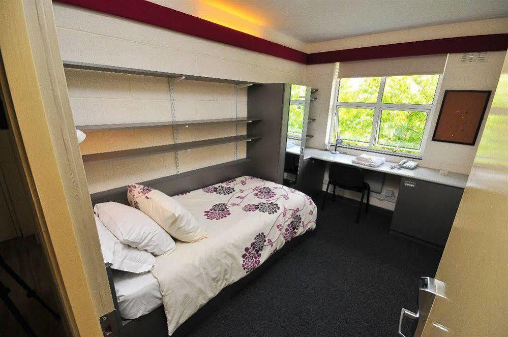 Corrib Village Rooms University Of Голуэй Экстерьер фото